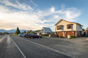 Redcliff House - Te Anau Holiday Home